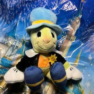 Jiminiy Cricket Magnetic Shoulder in used condition